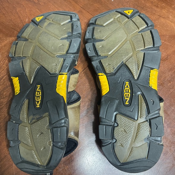 Keen leather waterproof slip on hiking sandals - Picture 7 of 8